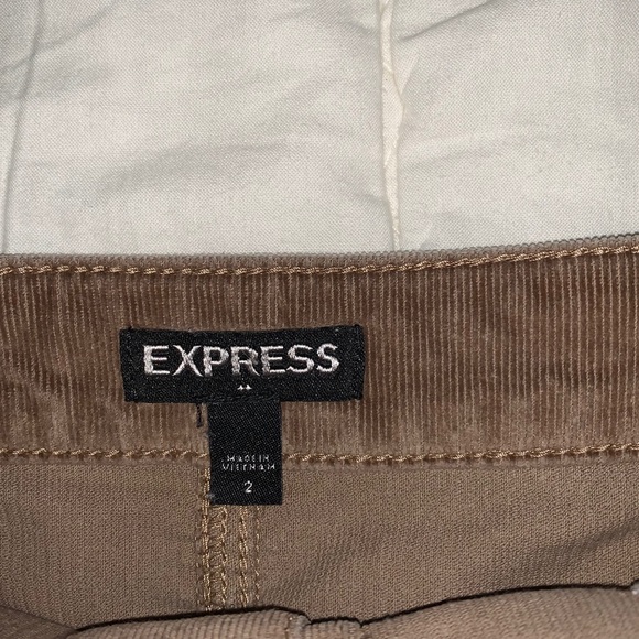 Tan skirt - Picture 2 of 2